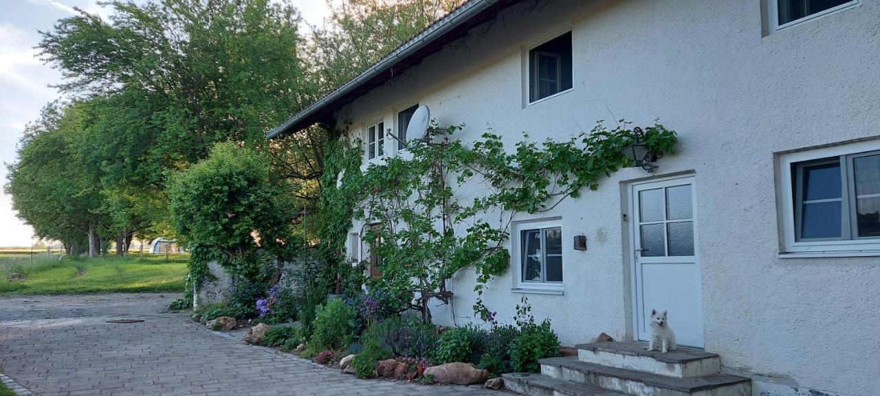 Ruhig Gelegene Ferienwohnung Im Gruenen Mit Terrasse Und Kleinem Garten Rotthalmuenster Екстериор снимка