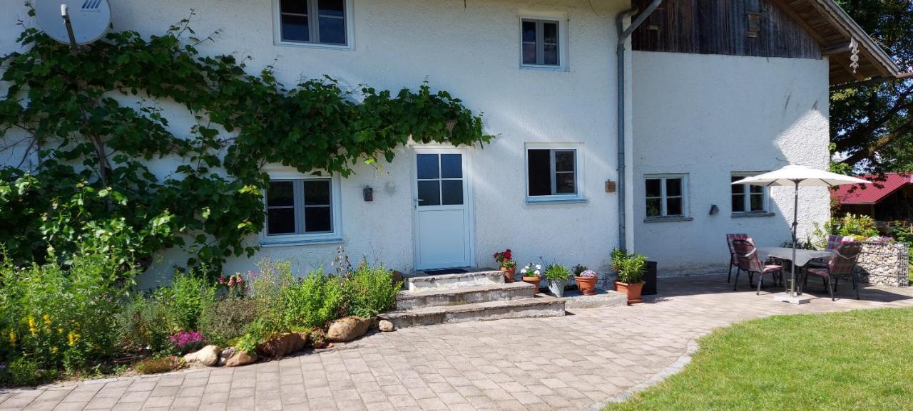 Ruhig Gelegene Ferienwohnung Im Gruenen Mit Terrasse Und Kleinem Garten Rotthalmuenster Екстериор снимка