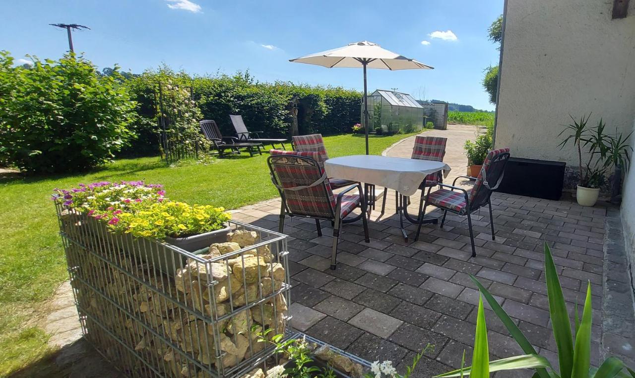 Ruhig Gelegene Ferienwohnung Im Gruenen Mit Terrasse Und Kleinem Garten Rotthalmuenster Екстериор снимка