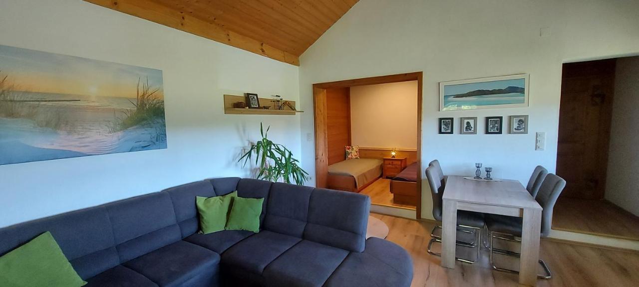 Ruhig Gelegene Ferienwohnung Im Gruenen Mit Terrasse Und Kleinem Garten Rotthalmuenster Екстериор снимка