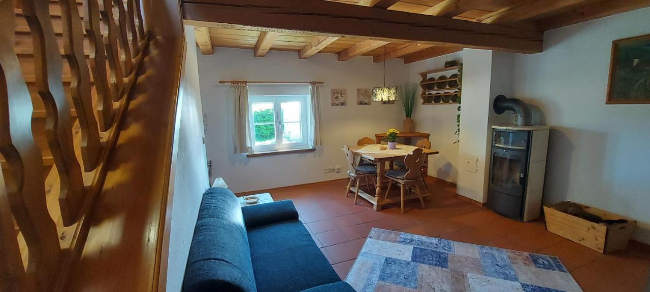 Ruhig Gelegene Ferienwohnung Im Gruenen Mit Terrasse Und Kleinem Garten Rotthalmuenster Екстериор снимка