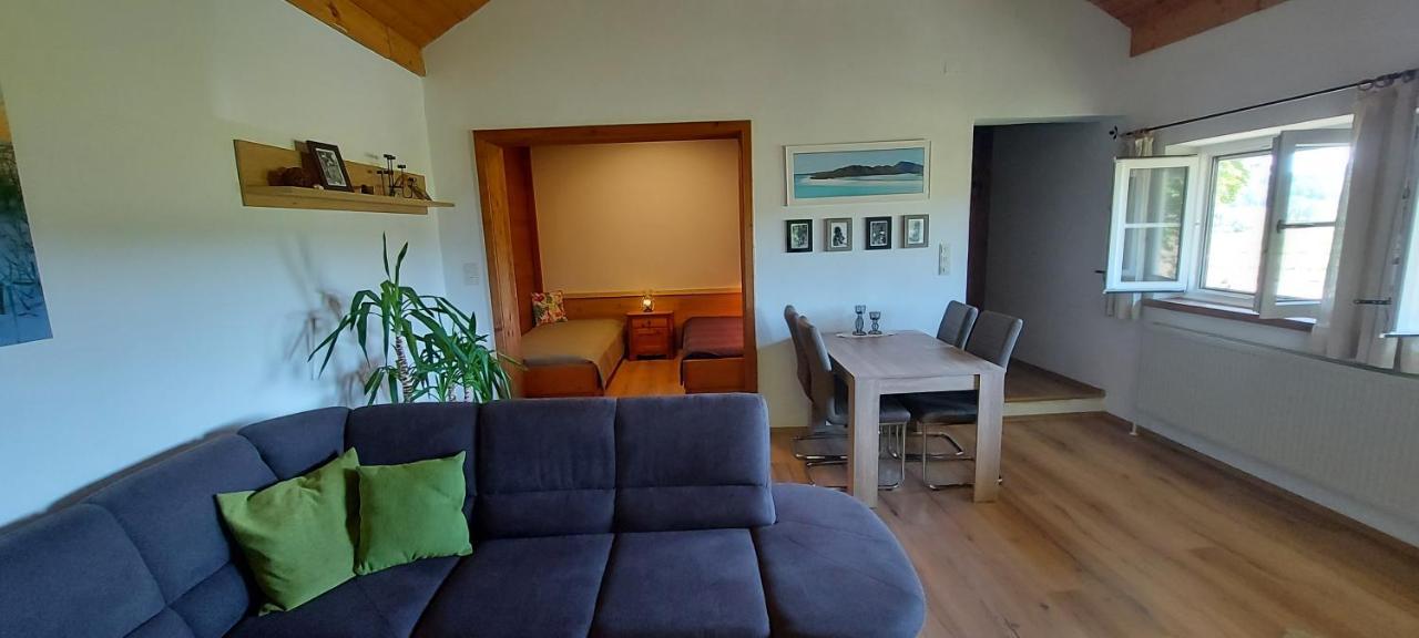 Ruhig Gelegene Ferienwohnung Im Gruenen Mit Terrasse Und Kleinem Garten Rotthalmuenster Екстериор снимка